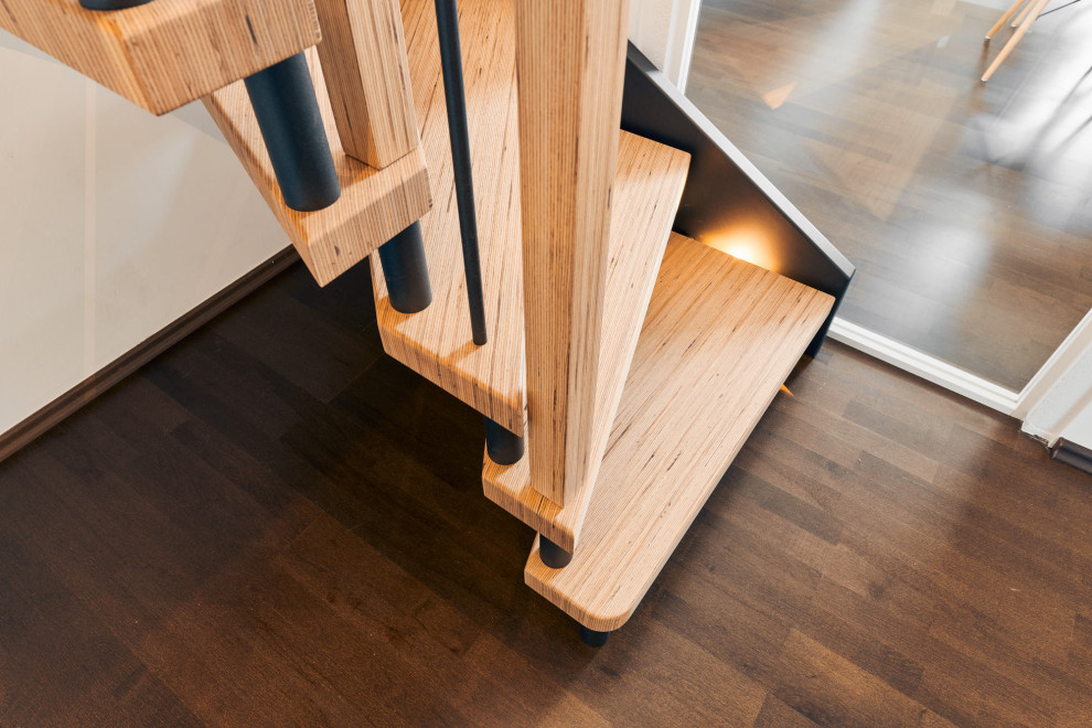 Лестница в квартире (BauBuche и элементы с эффектом необработанной стали)