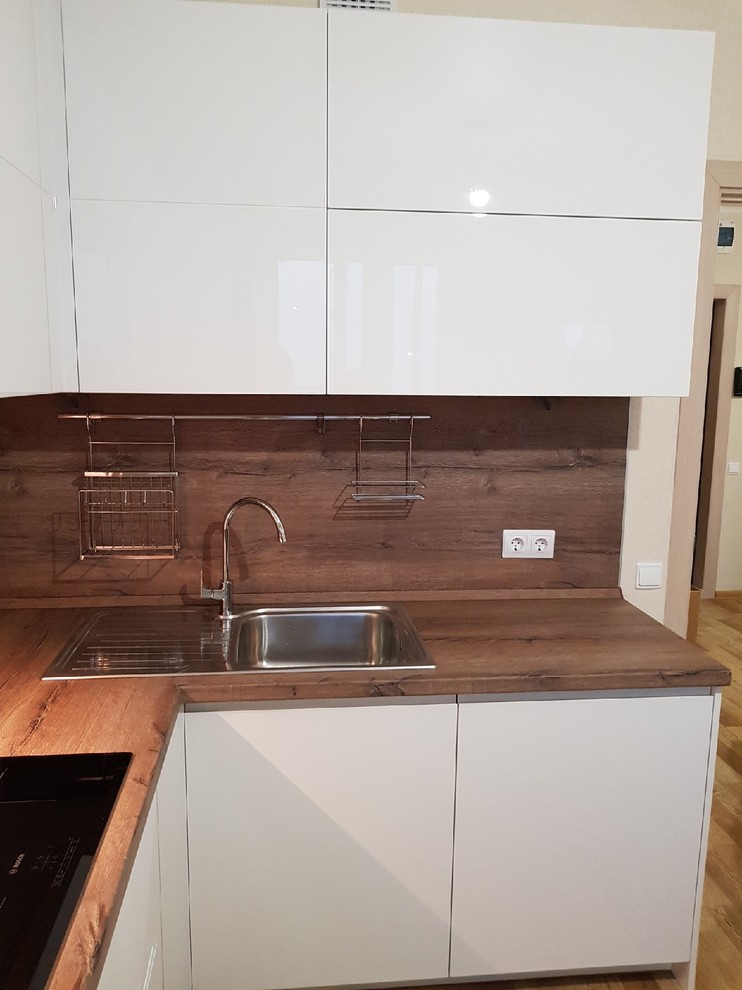 Стильный кухонный гарнитур.