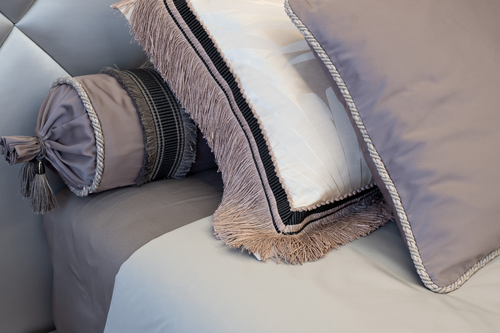 Дом на набережной