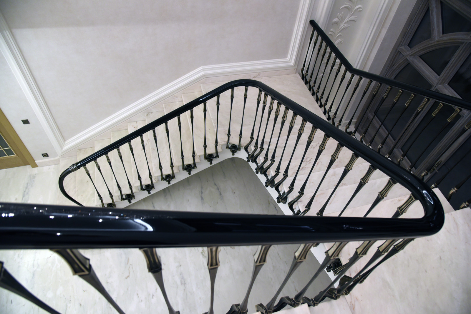 Балясины из стали и бронзы