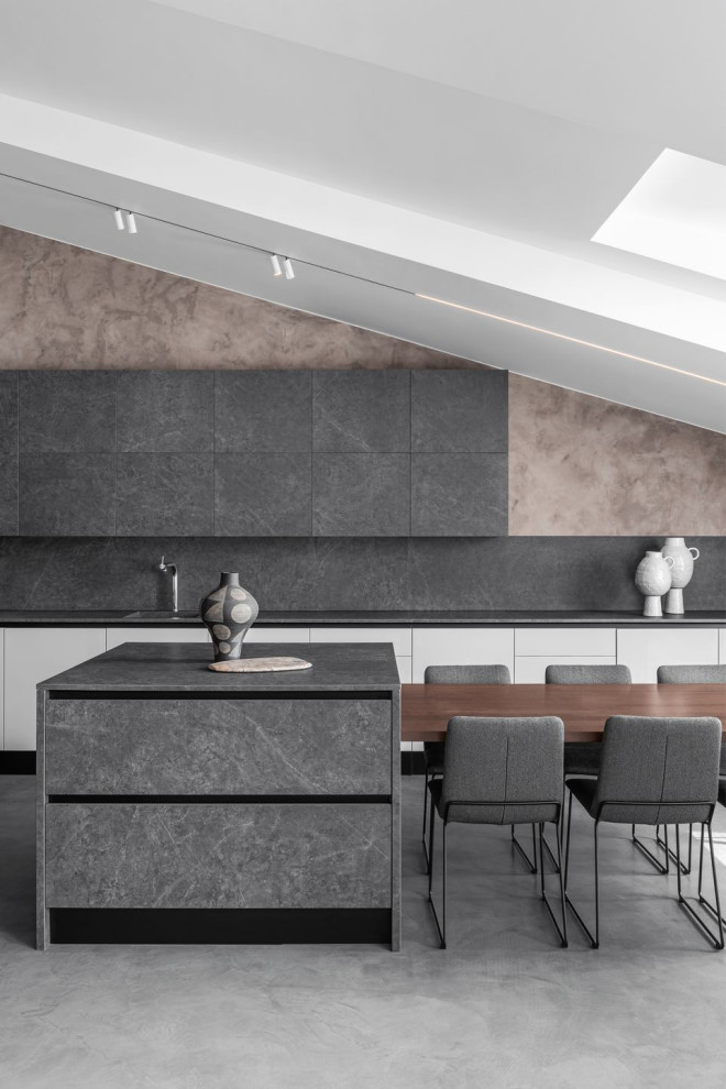 Четырехкомнатная квартира на Чистых Прудах