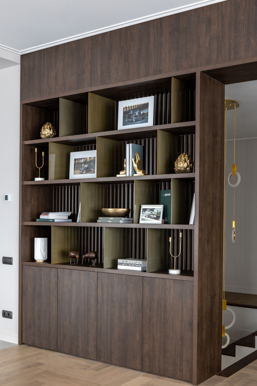 Обложка проекта: Авторский стеллаж