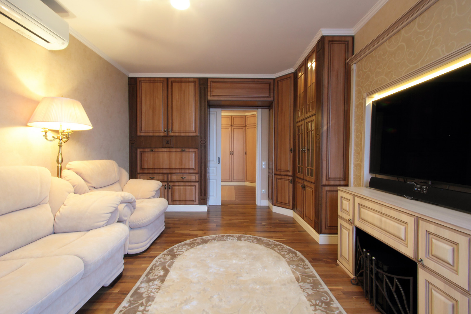 Обложка проекта: Гостиная в классическом стиле