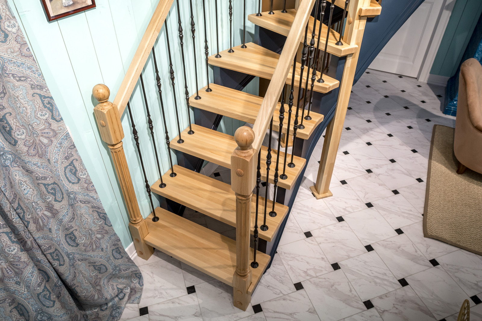 Проект 18 - Деревянная лестница из бука для НТВ