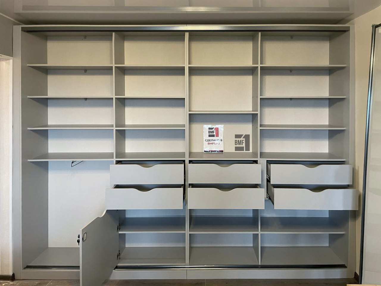 Комплект шкафов в квартиру