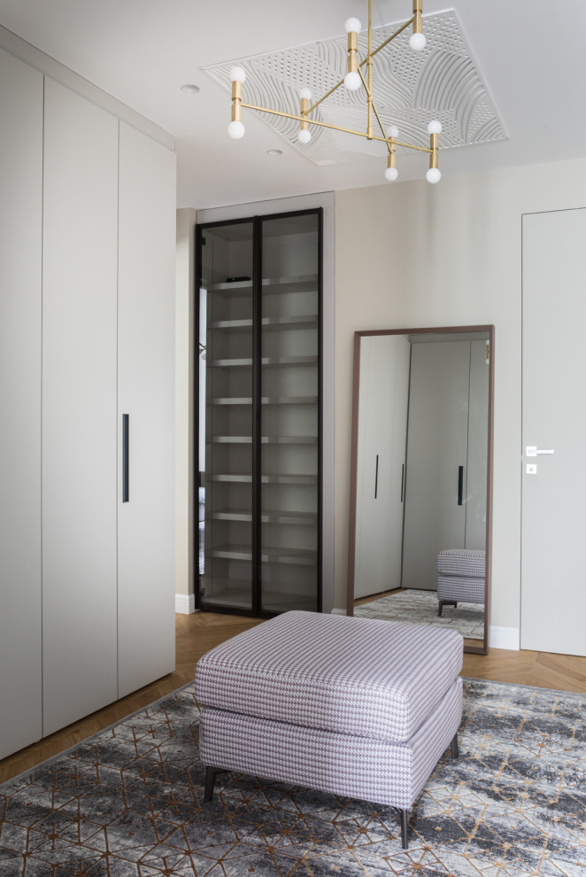 Яркая квартира с элементами из латуни