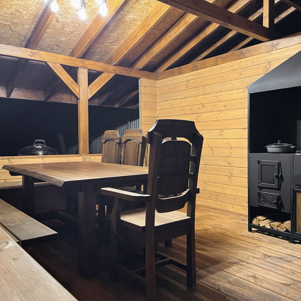 Обложка проекта: Стул из массива дерева со спинкой и подлокотниками из дерева на заказ