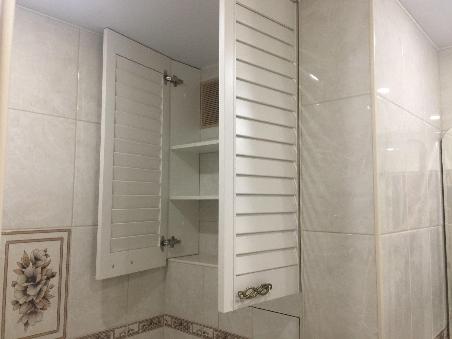 Жалюзийные двери