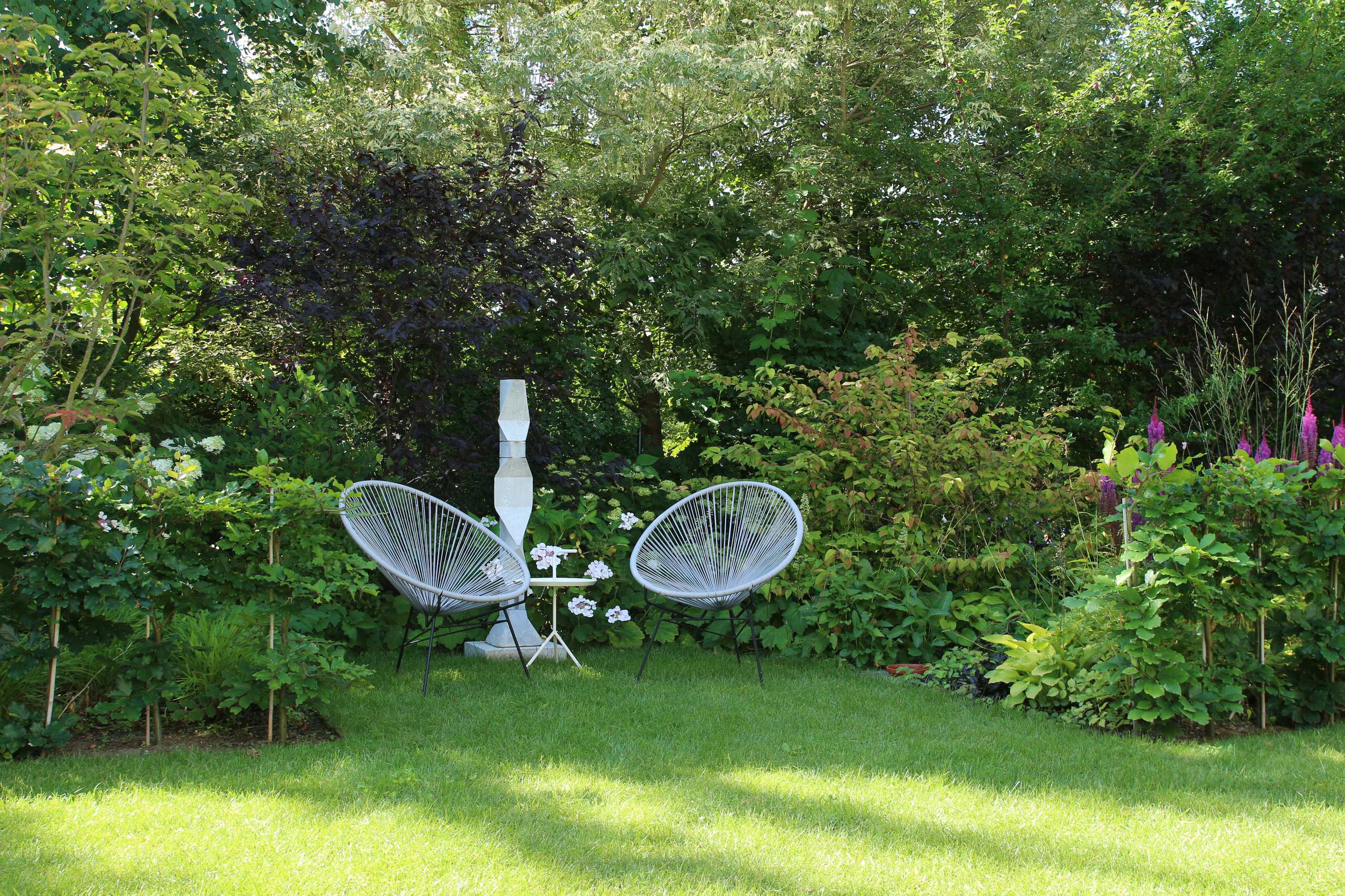 Houzz тур: Маленький сад для четырех сезонов