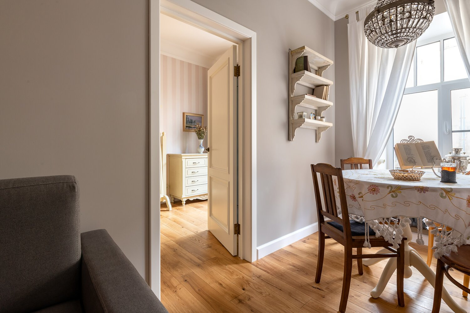 Houzz тур: Образ писательской усадьбы в городской квартире