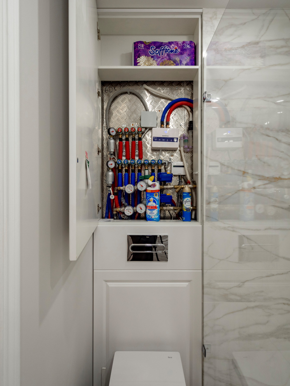 Меблировка санузла в неоклассическом стиле