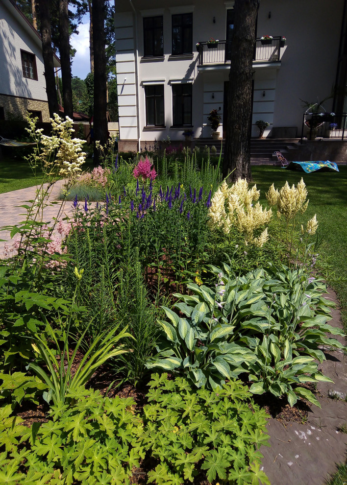 Цветники под пологом леса