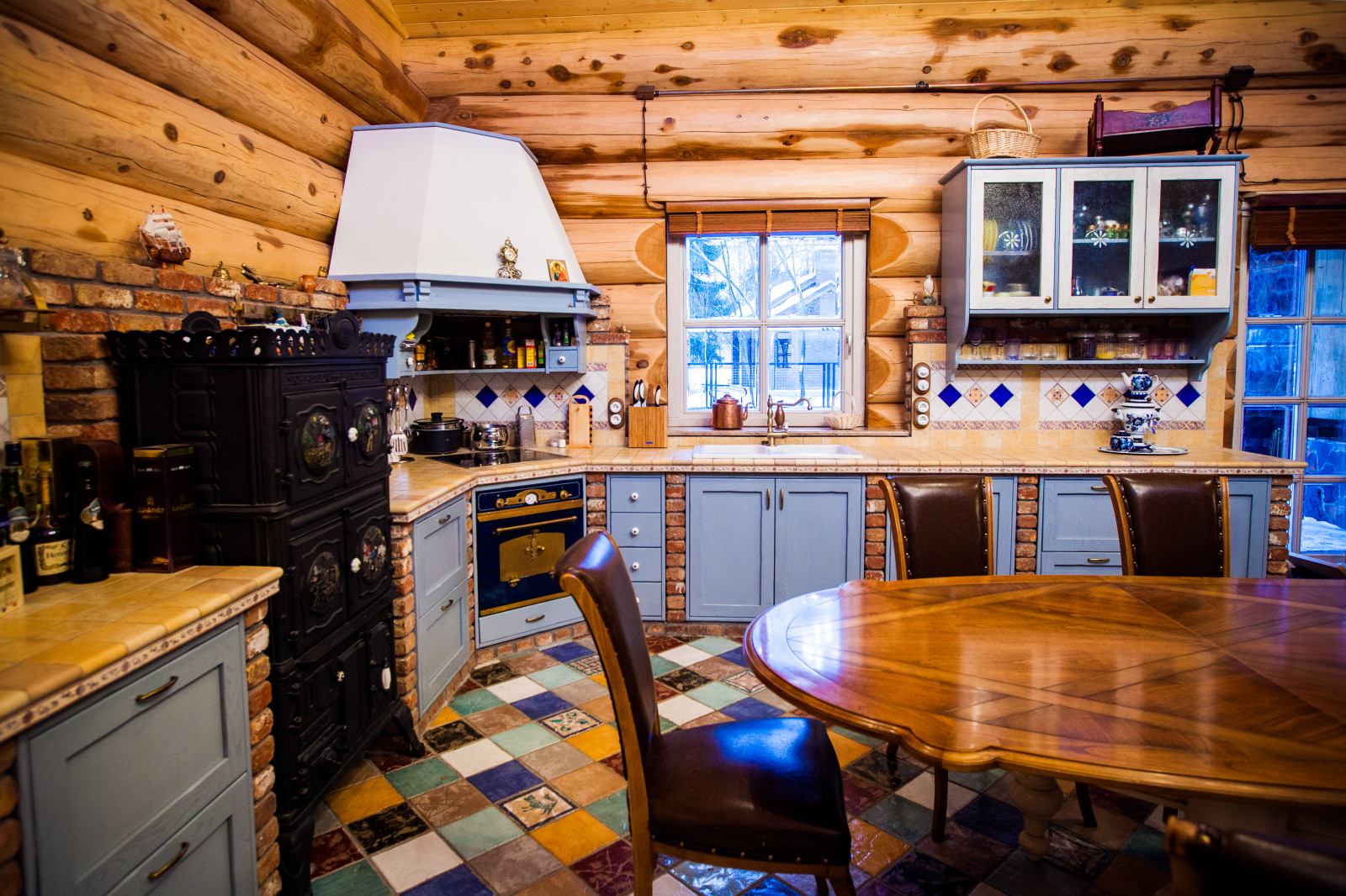 Детали интерьера дома из канадского кедра "Москва" - 480 м2