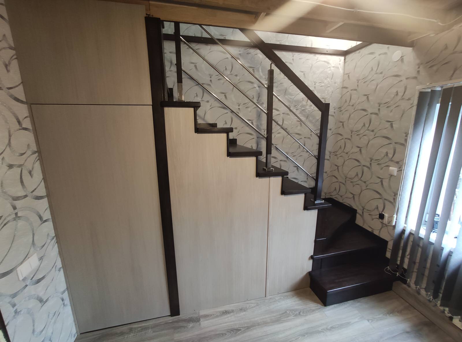 Обшивка металлического каркаса дубом, Графское