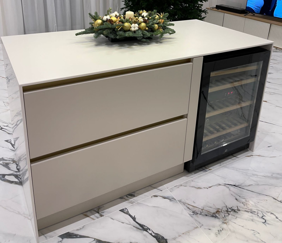 Solo в золотом профиле Gola