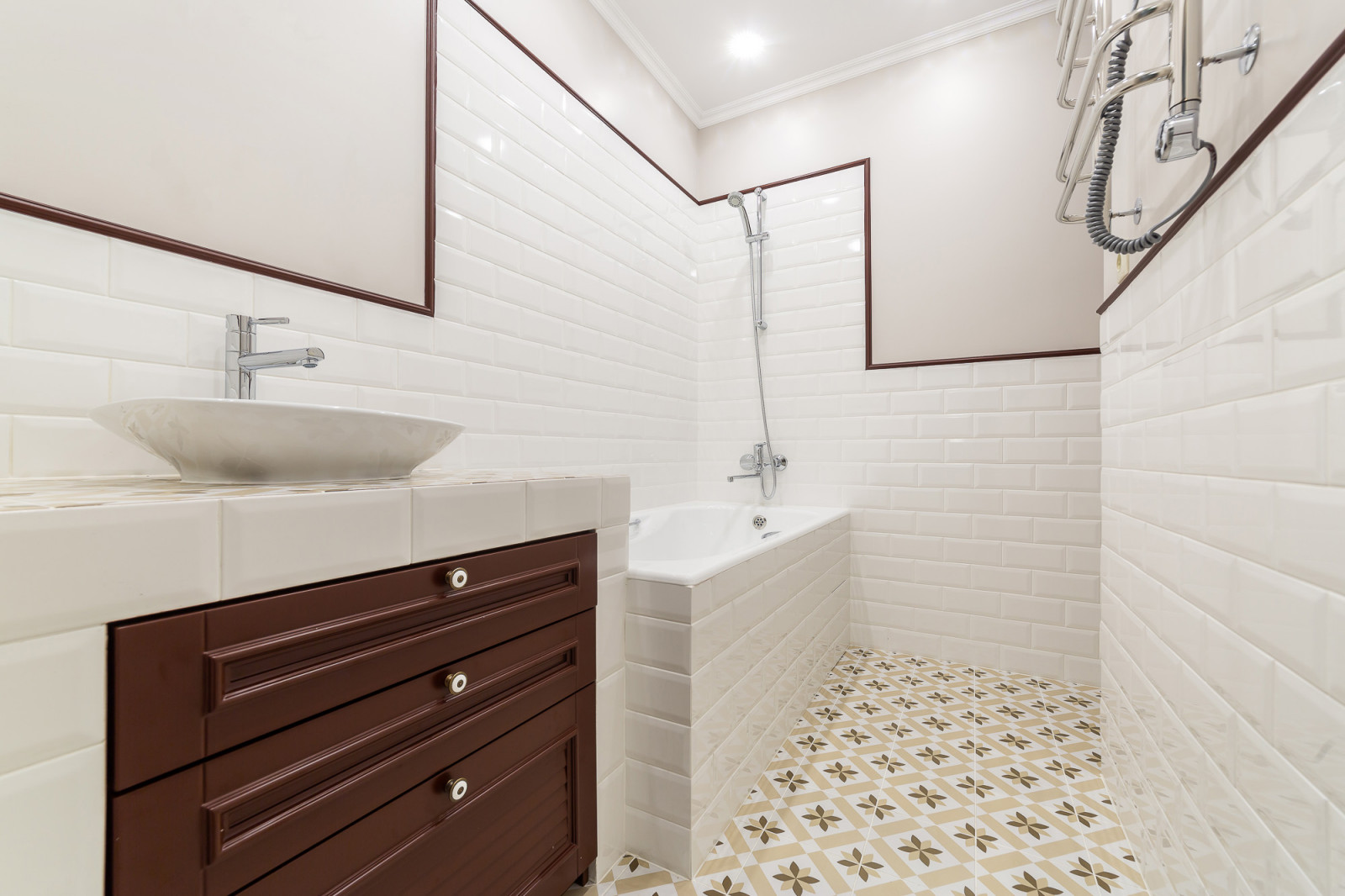 Двух-комнатная квартира в ЖК Раз Два Три (Сочи) в мятных тонах