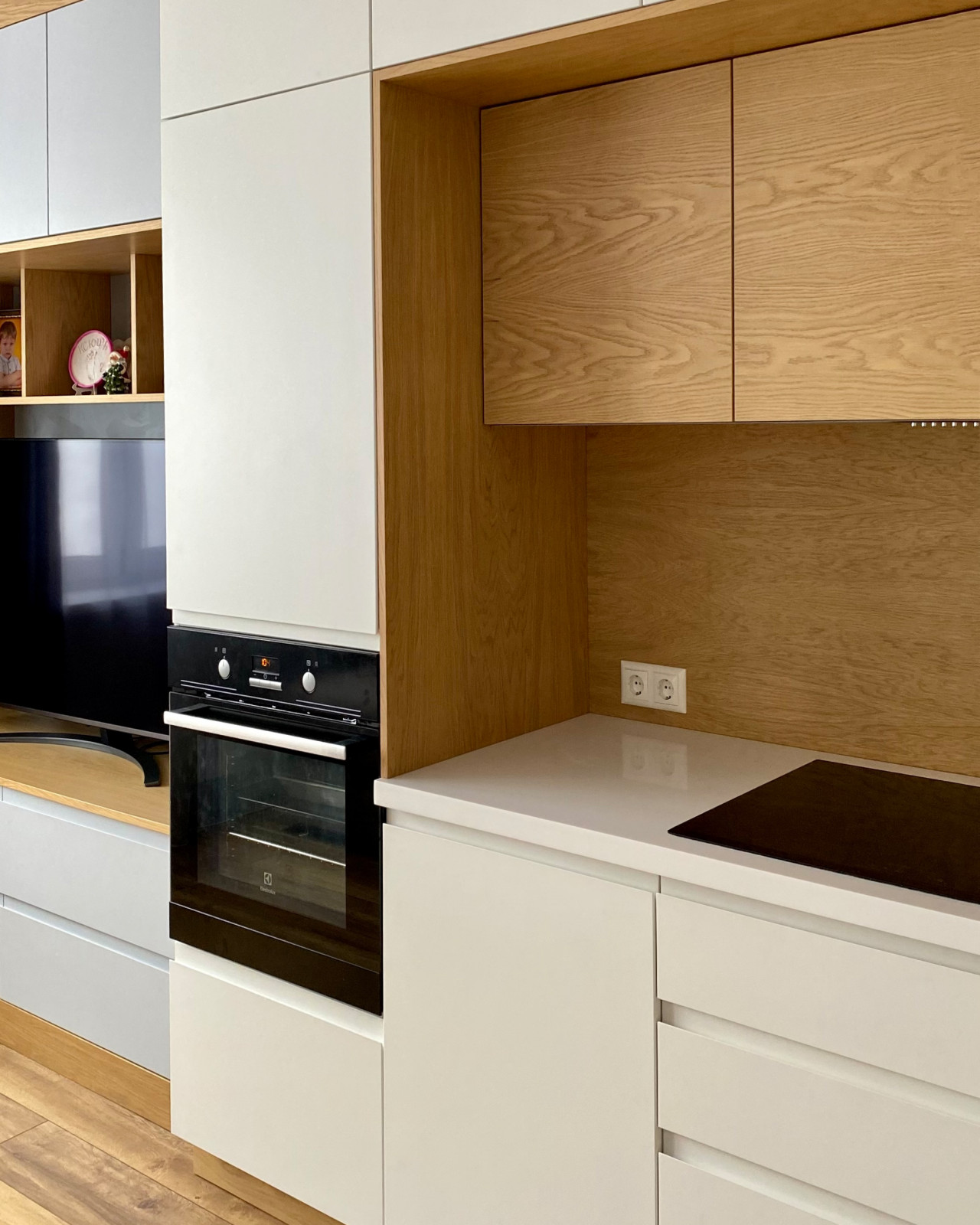 Обложка проекта: ЖК "Белый город" - кухонный гарнитур