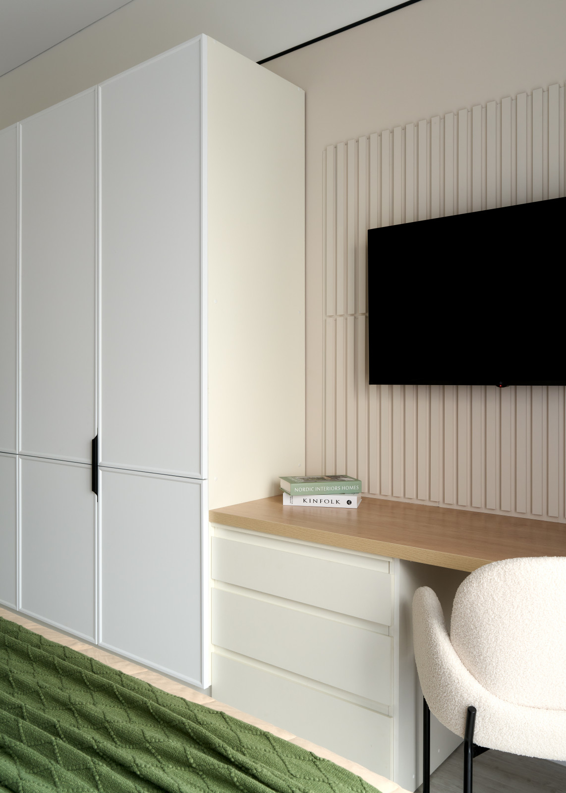 Квартира — студия по дизайн проекту Екатерины Тагировоq