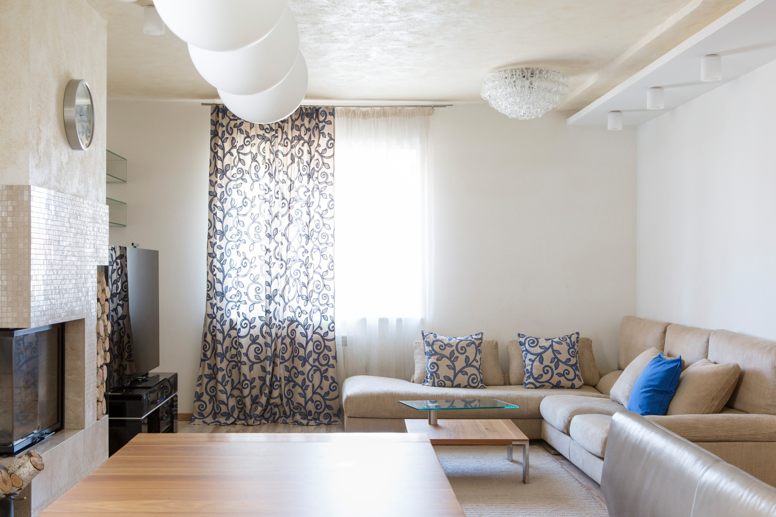 Гостиная, Шорохи природы, дом в Комарово, Тюмень, 200 м