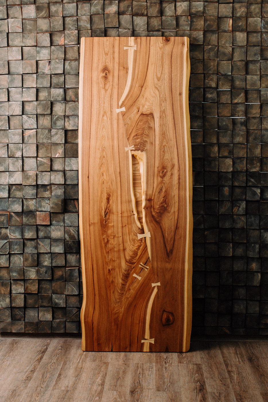 Обложка проекта: Авторский стол из вяза "Wood & Stone"