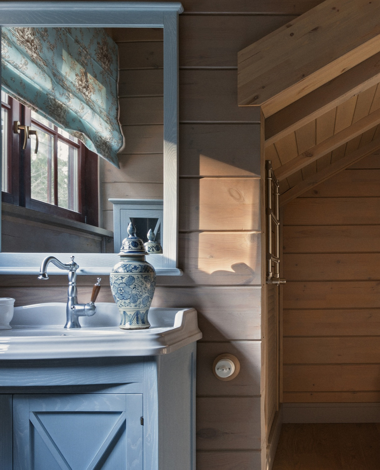 Дом в соснах