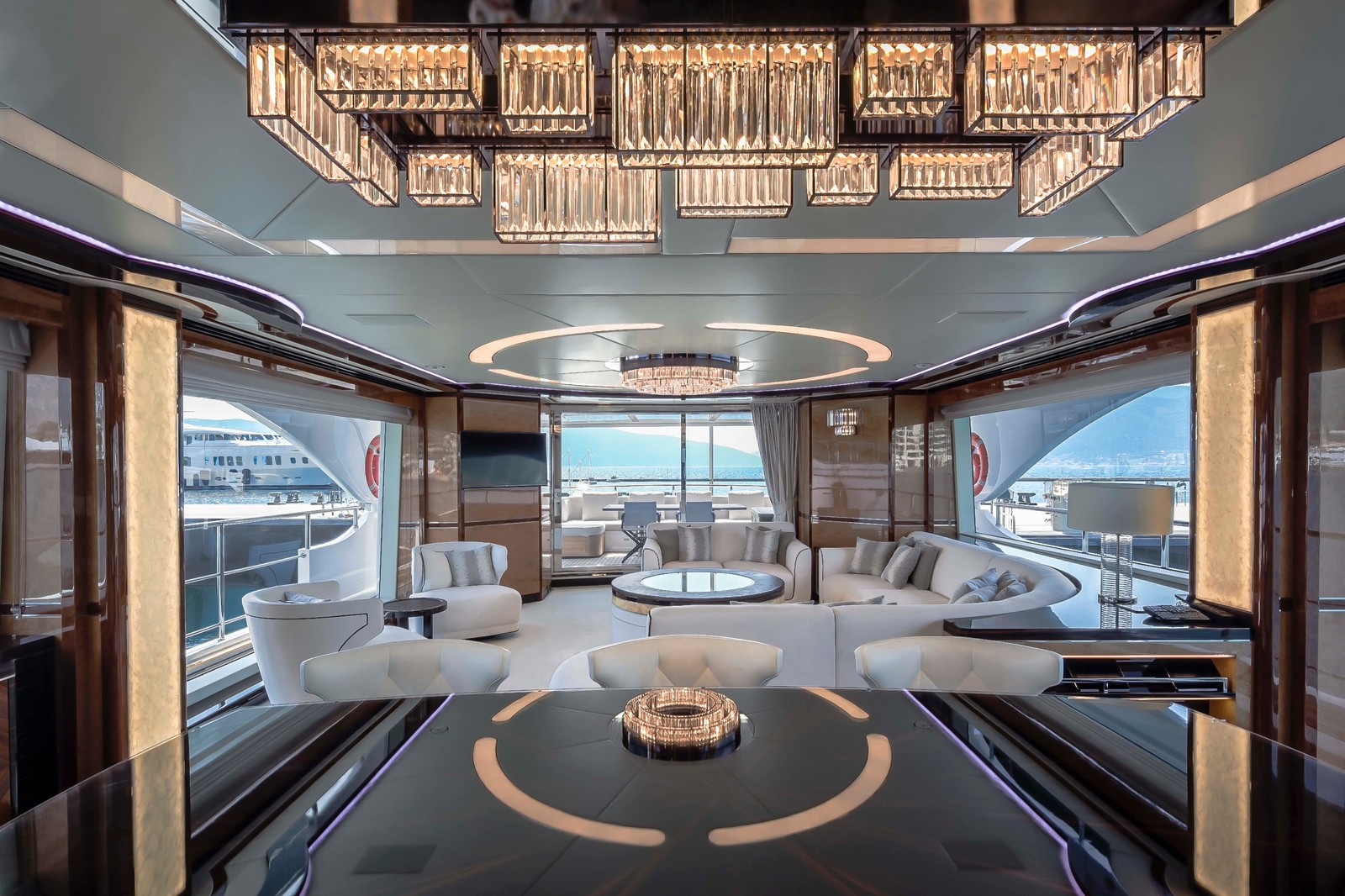 Интерьеры яхты Benetti108  "Varvara"