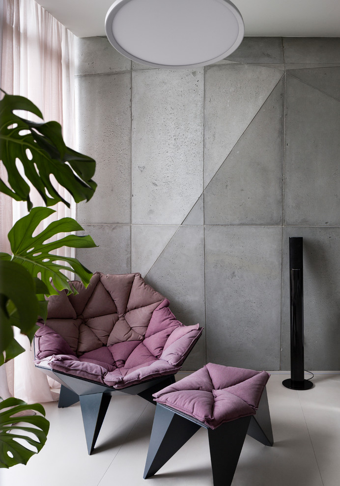 On the verge of illusion