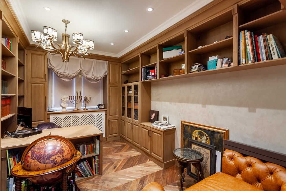 Кабинет монтировался единым ансамблем по четырем сторонам