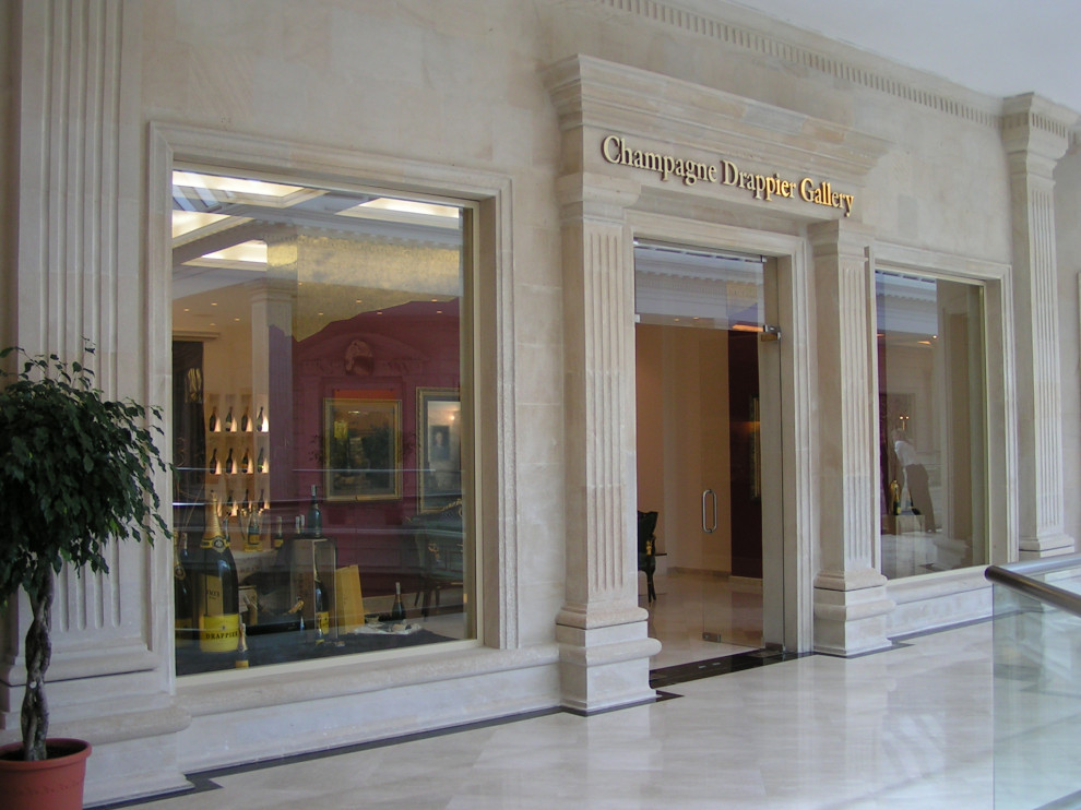 “ Shampagne Drappiere Gallery”.