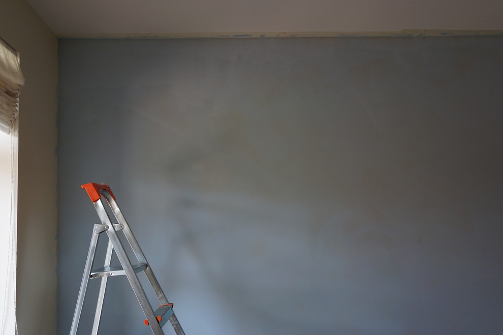 Личный опыт: Как покрасить стену, если у вас четверо детей и одна кошка