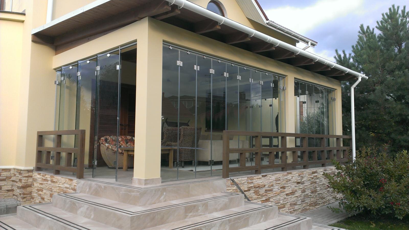 Остекление безрамное (террасы , беседки ,бассейны)