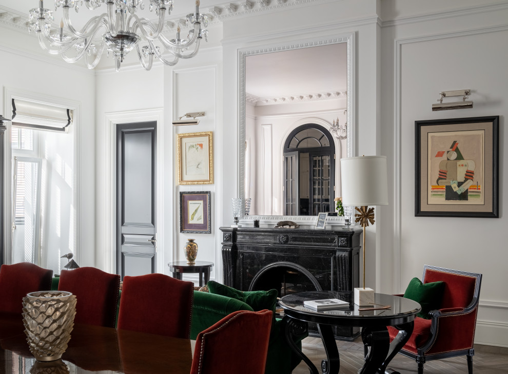 Телевизор над камином