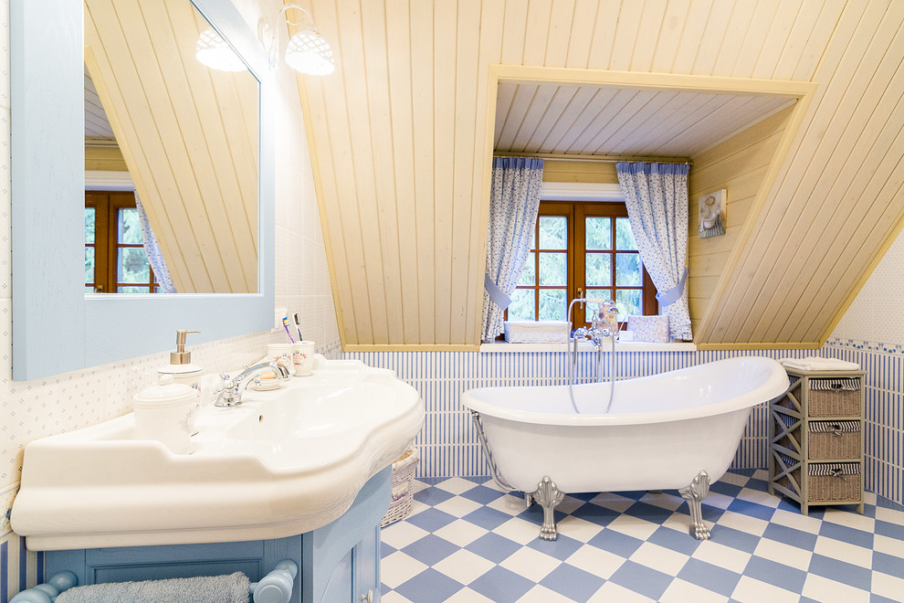 Ванная прованс в пастельно-голубом цвете