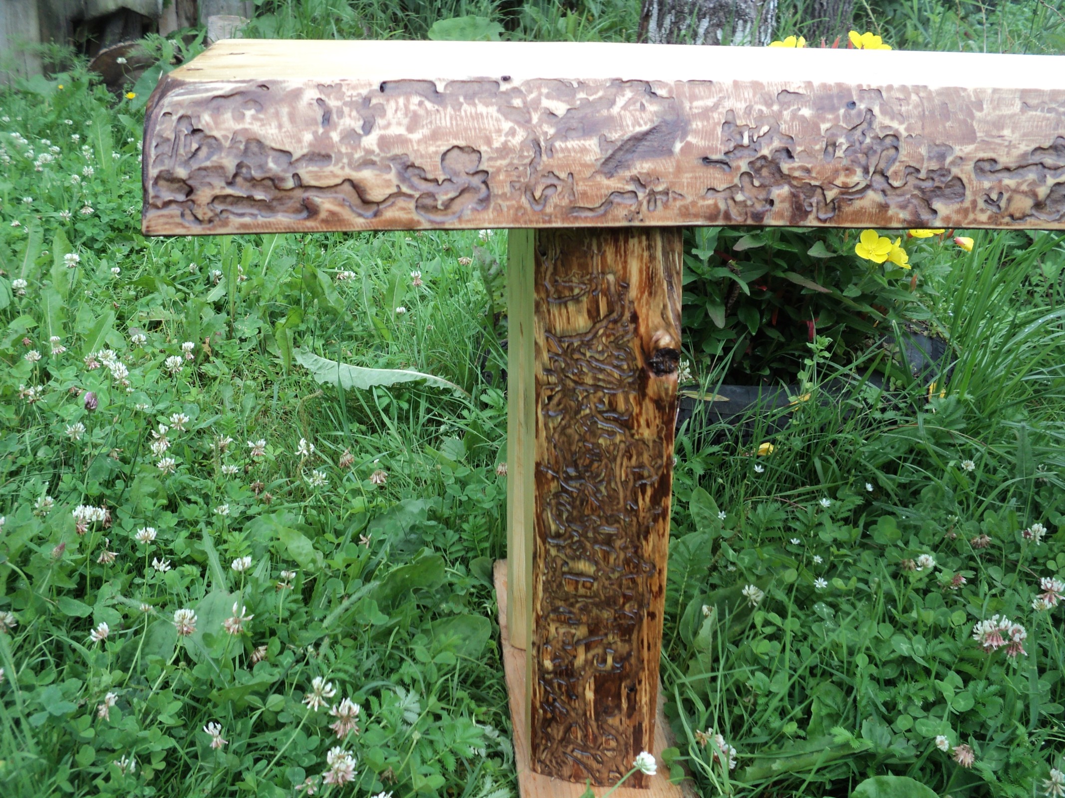 Скамейка деревянная