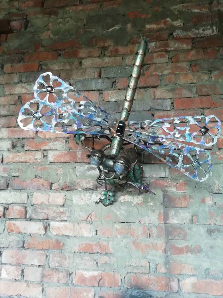 кованые стрекозы