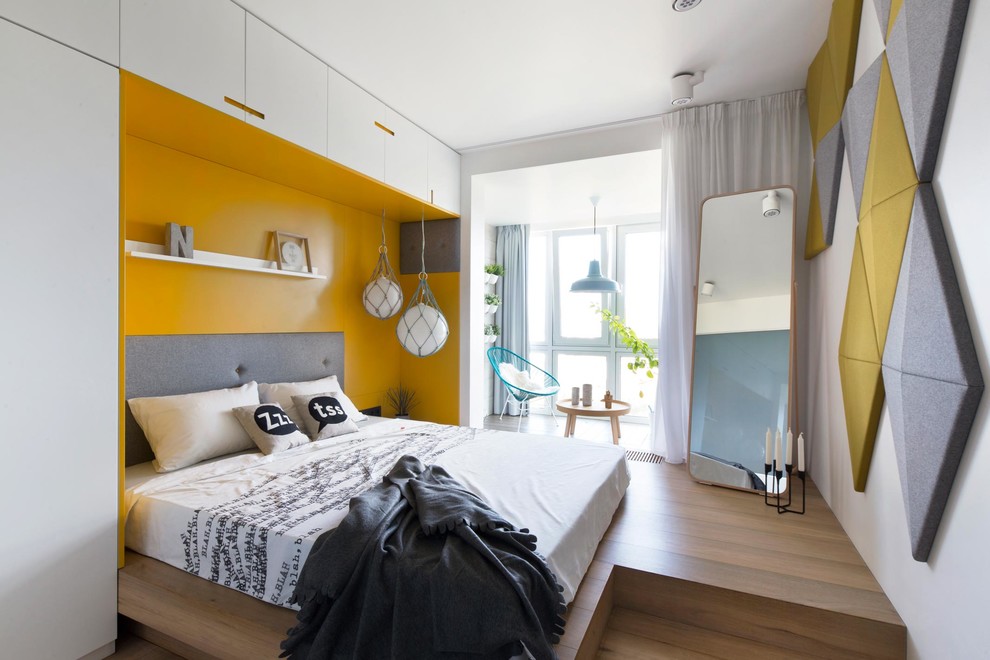 Houzz тур: Подиум в спальне, куб в гостиной