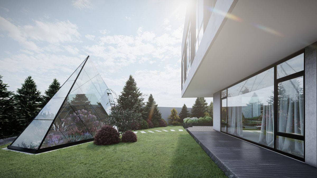 Большой дом с беседкой