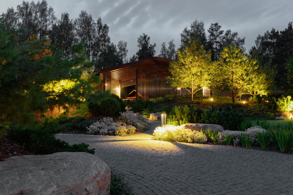 За тремя холмами