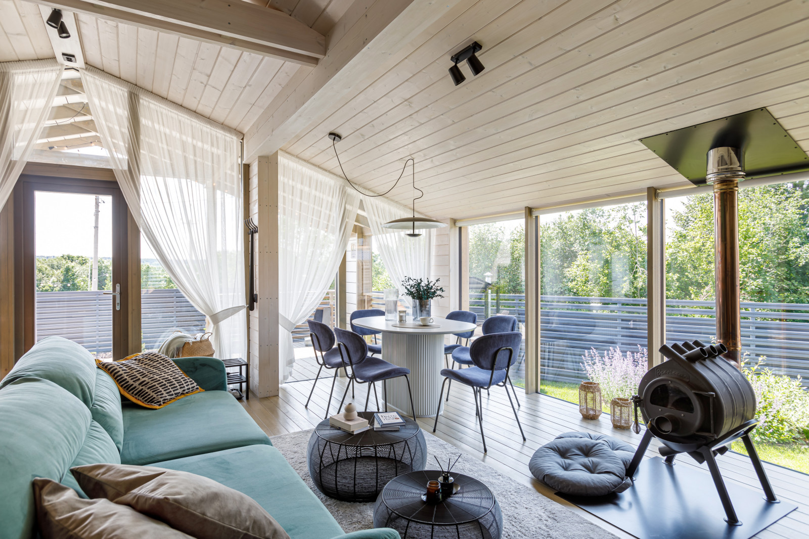 Подмосковный дубльдом