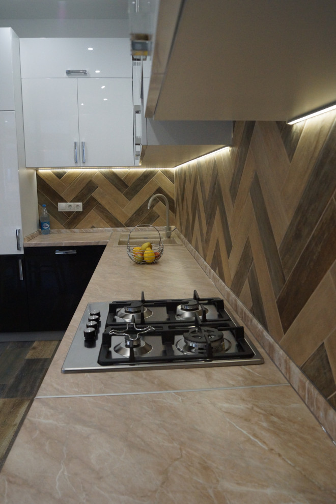 Трешка ЖК Кристал