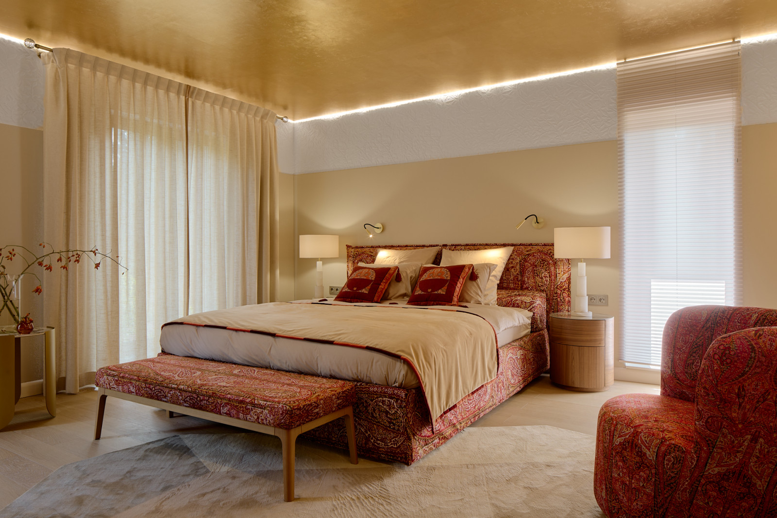 Мастер-спальня в розовом золоте