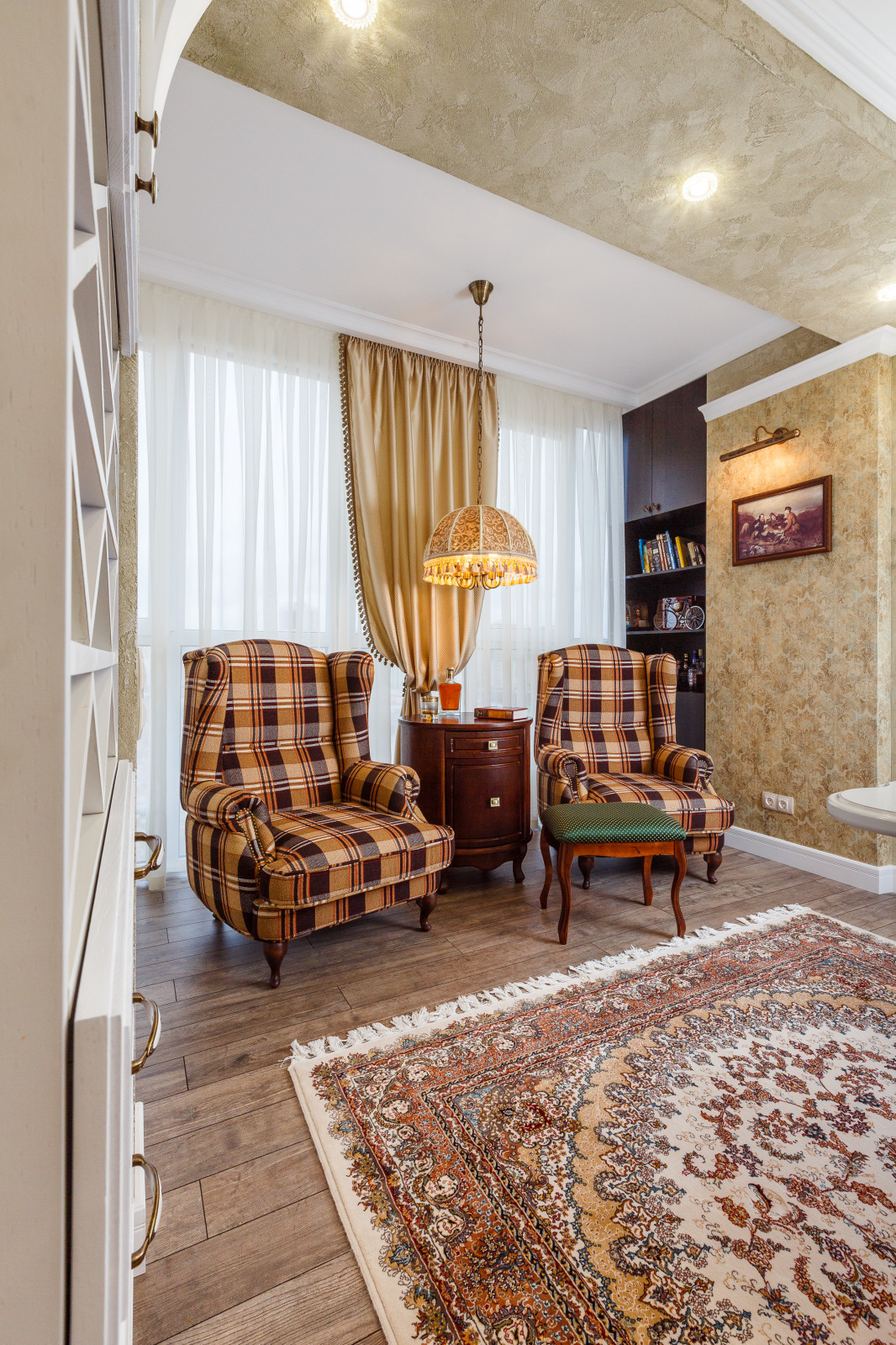 двух комнатная кв с нотками английского стиля. Фото