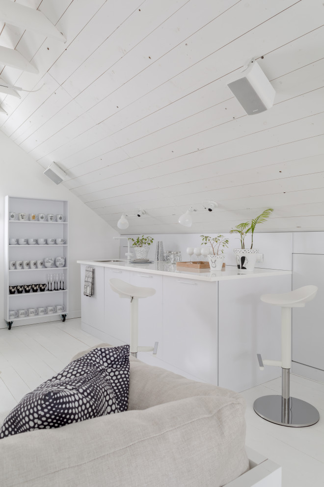 Белая мансарда.