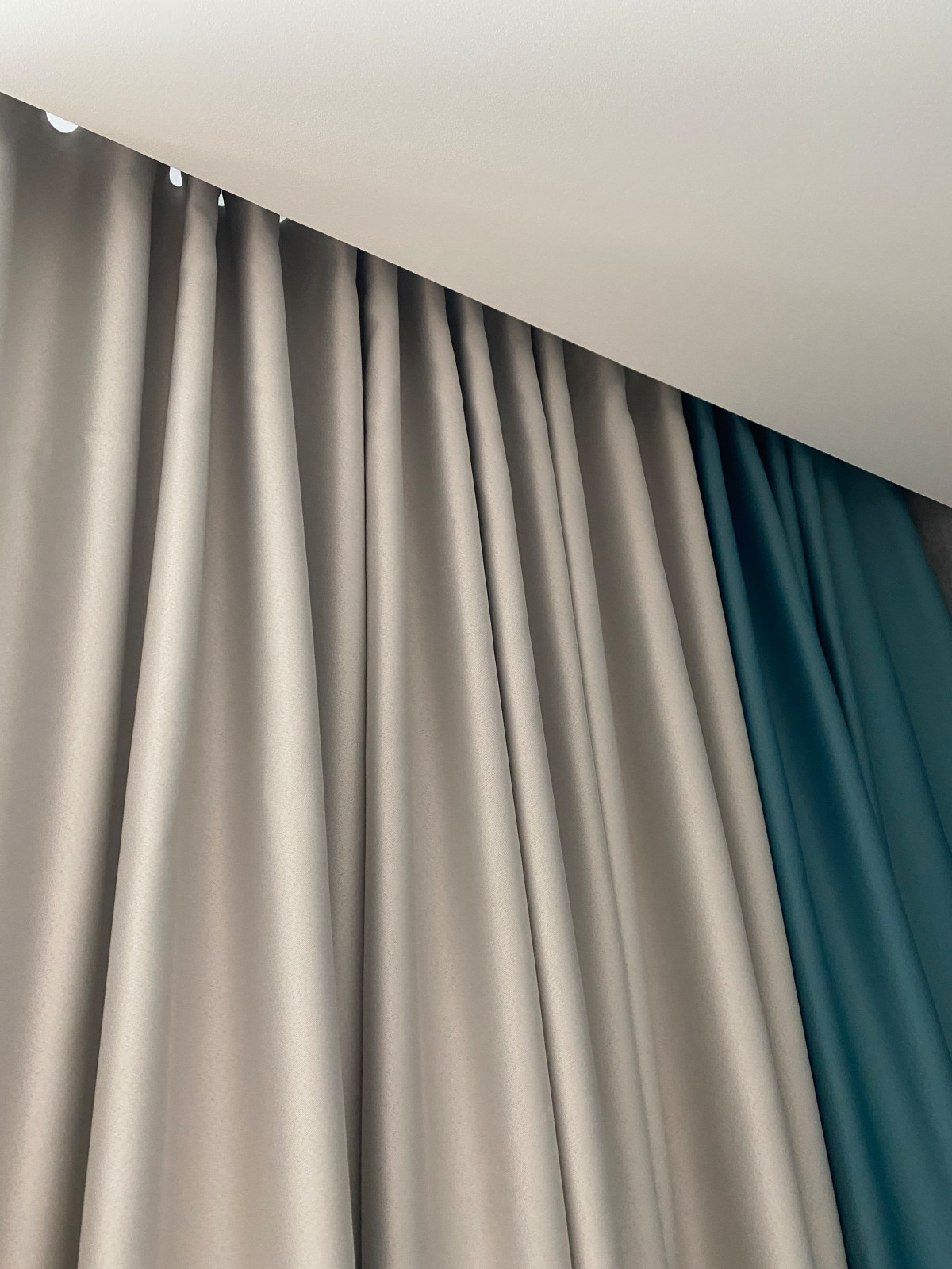 Обложка проекта: Портьеры blackout.