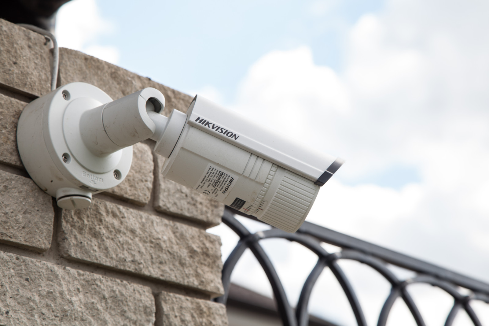 Уличное видеонаблюдение и IP домофон