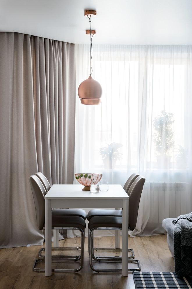 Камень и дерево в центре Сибири