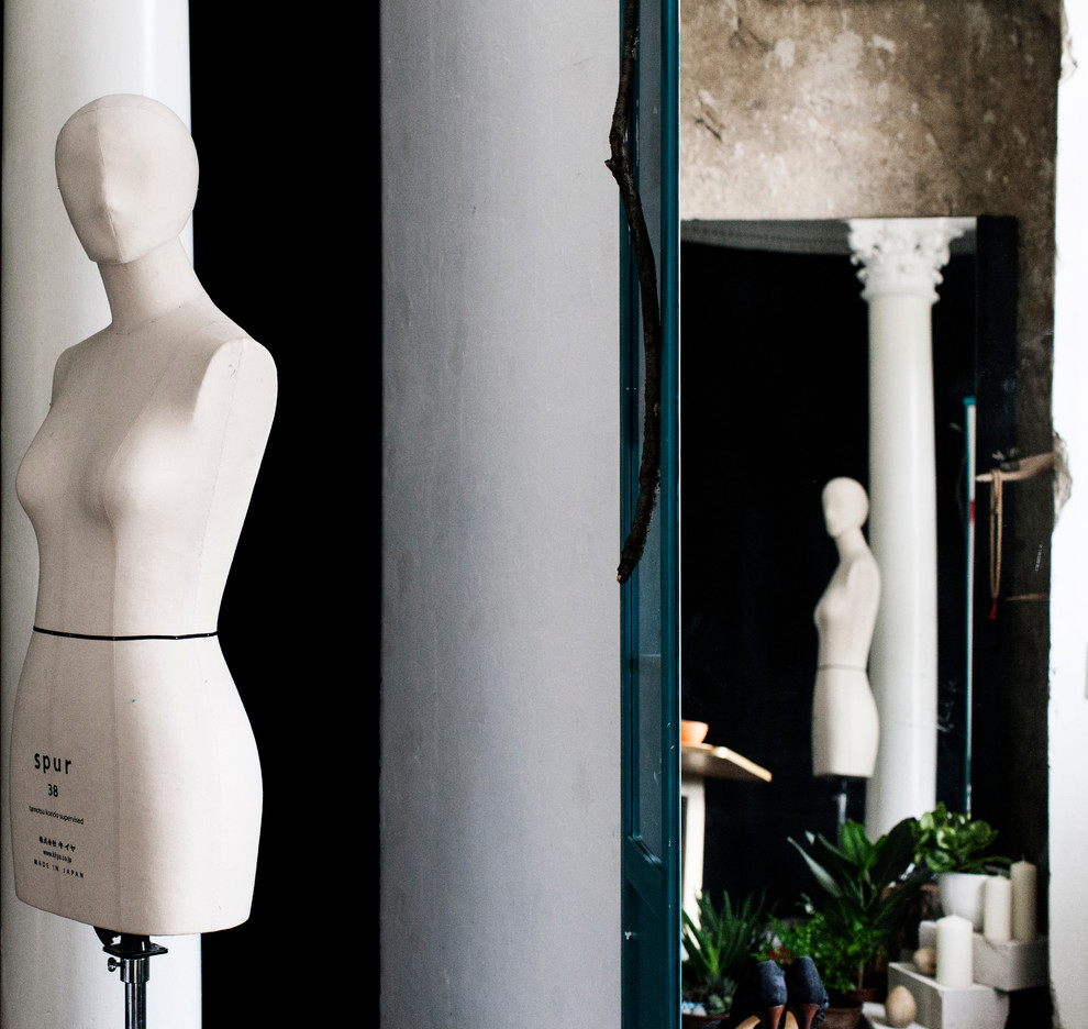 В гостях: Дворцовый шик и советское прошлое съемной квартиры на Курской