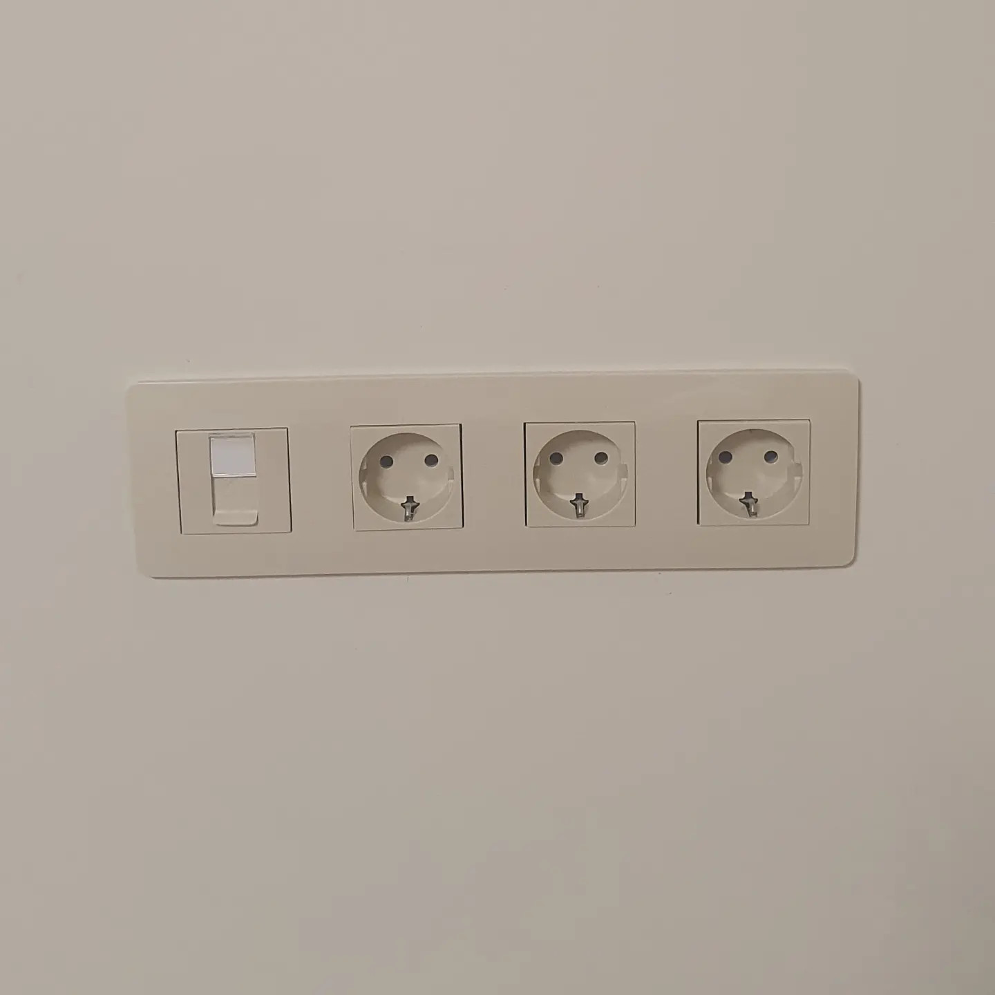 Обложка проекта: чистовой электомонтаж