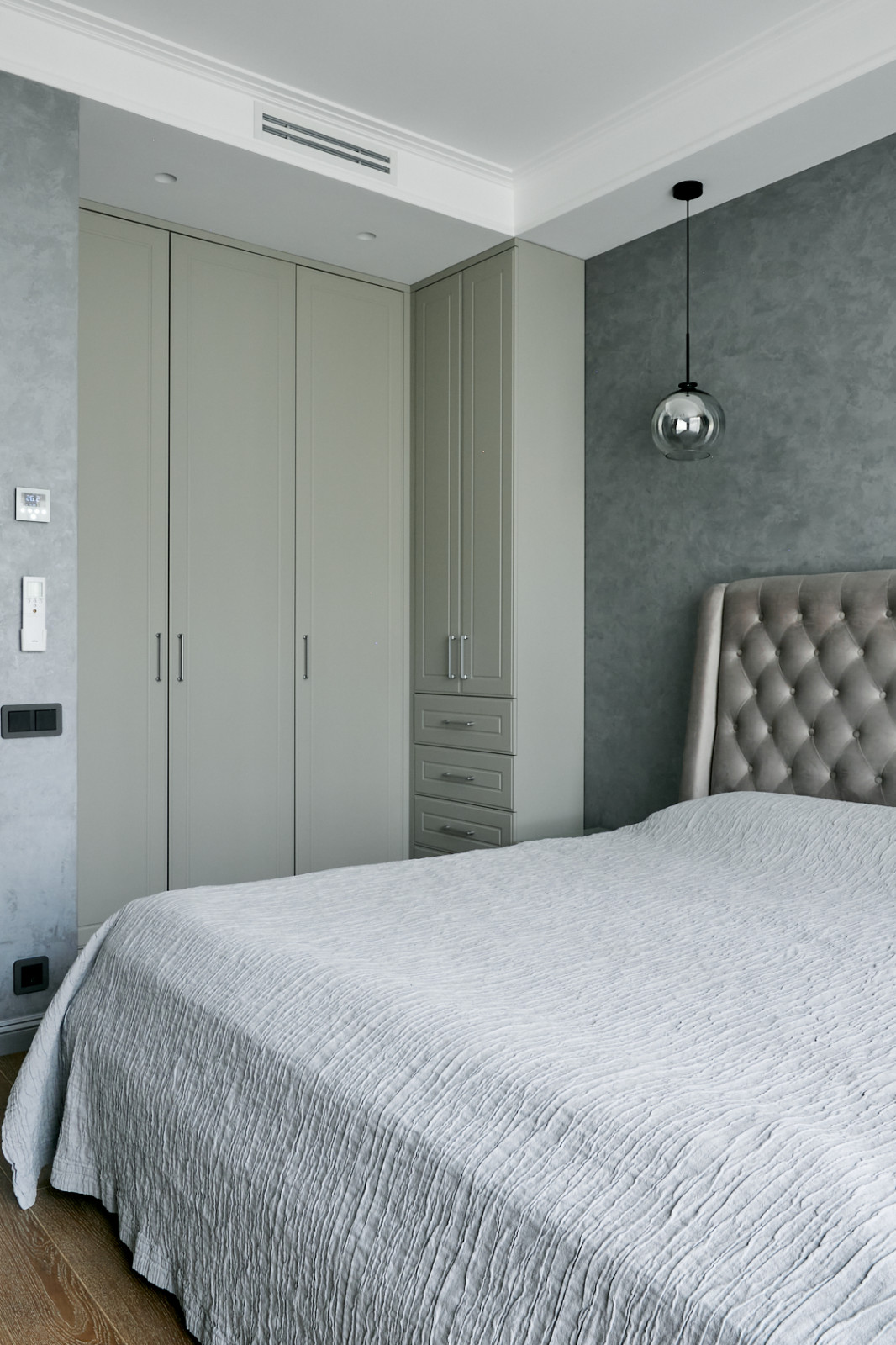 Houzz тур: Трехэтажный таунхаус с зимним садом для молодой семьи