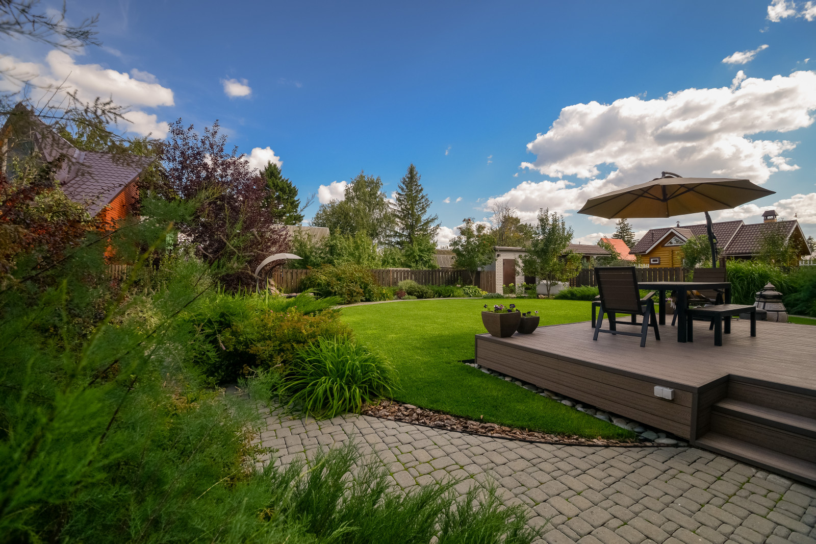 Летний дачный дом с банным комплексом